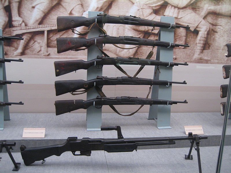 bar_and_mauser_gewehr_98-wikiped-marchrius.jpg