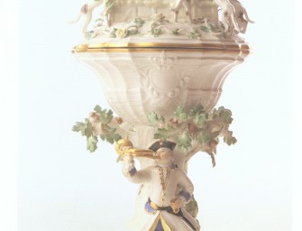 Zerschlagenes Jagdporzellan