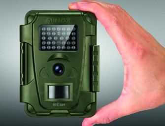 Minox  Mit Infrarot-Blitz