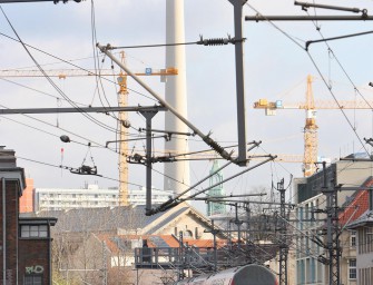 Regionalzug rast in Wildschweinrotte