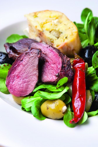 Aus dem Revier auf den Tisch: Taubenbrust mit Salat