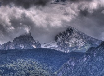 Dem Tod von der Klippe gesprungen