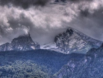 Dem Tod von der Klippe gesprungen