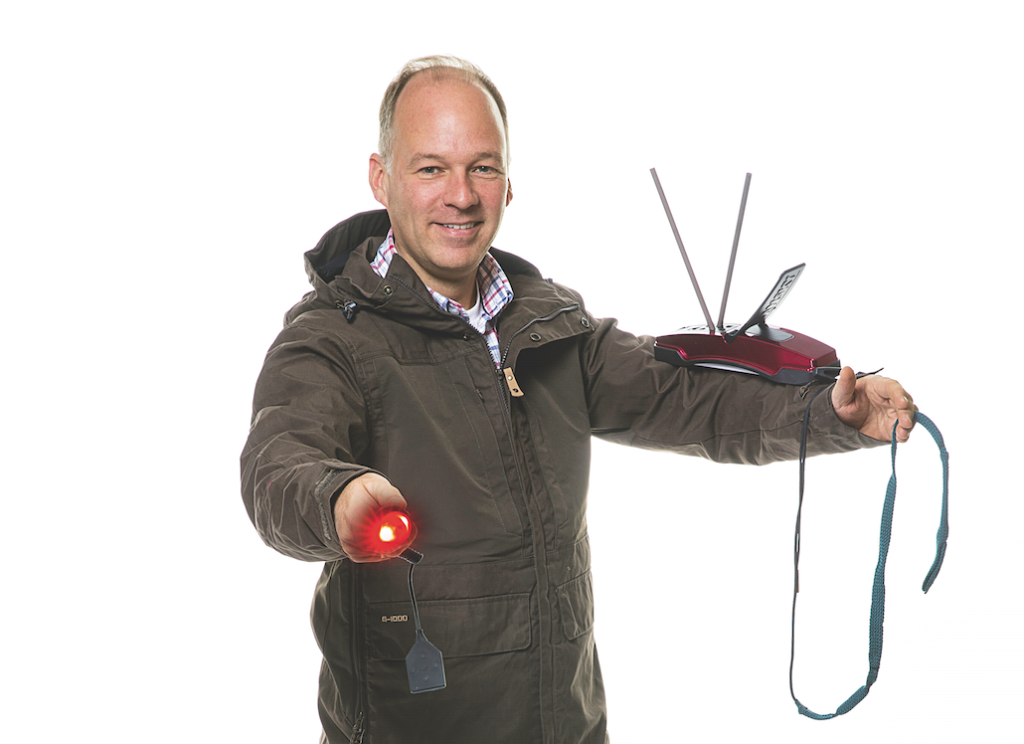 SVEN Alter: 46 Jahre Jagdschein seit: 2007 Reisemotivation: „Gemeinsam jagen und dem schottischen Wetter trotzen.“ Produkte: Sven hat neben der elektronisch zoombaren Ledwave Lampe das Schärfset von Lansky und das innovative Reinigungsset von BoreBlitz dabei.