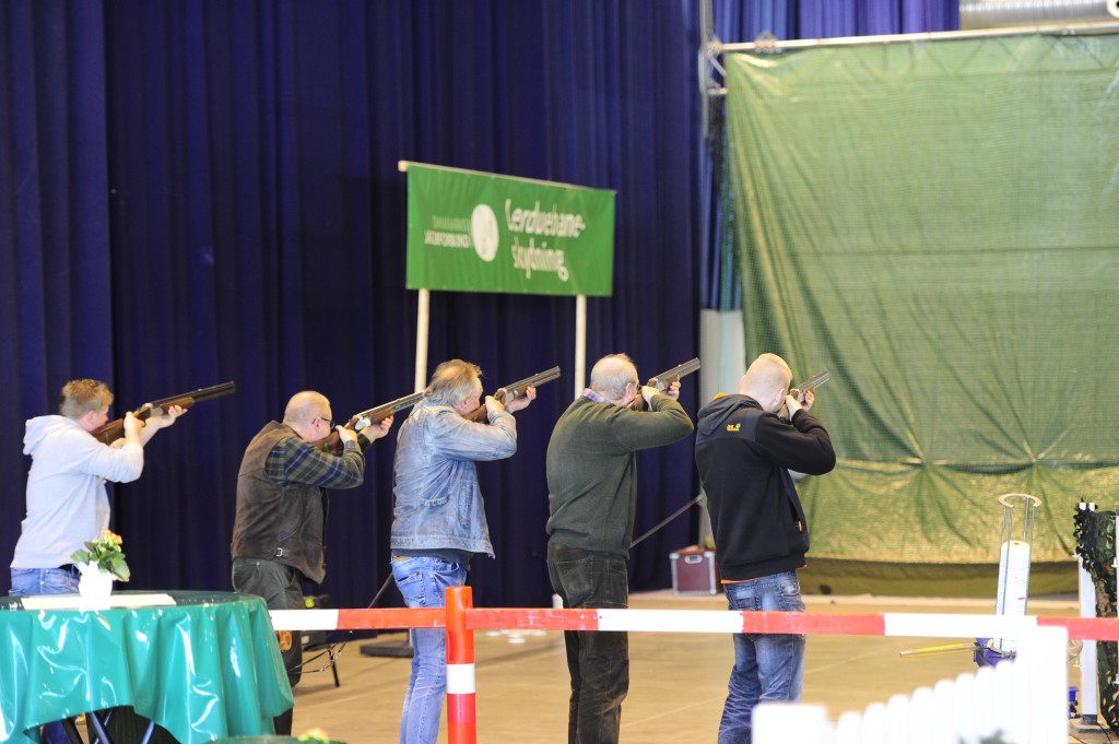 Ein highlight: Tontauben schießen in den Messehallen ©Haas