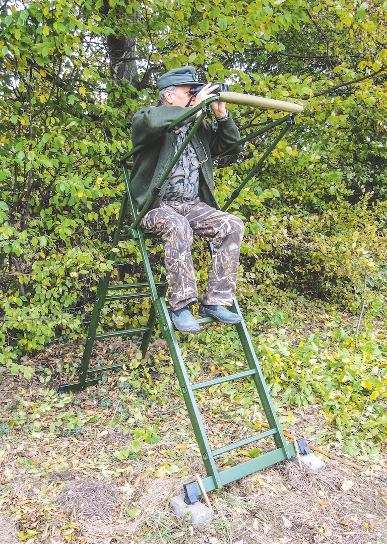 7 Ansitzleitern im Test: Askarai Ansitzstuhl „Dachs“