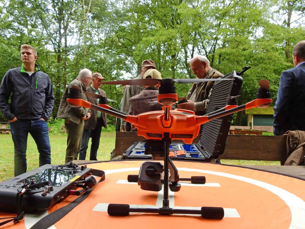 Bild-Drohne-Menschen-