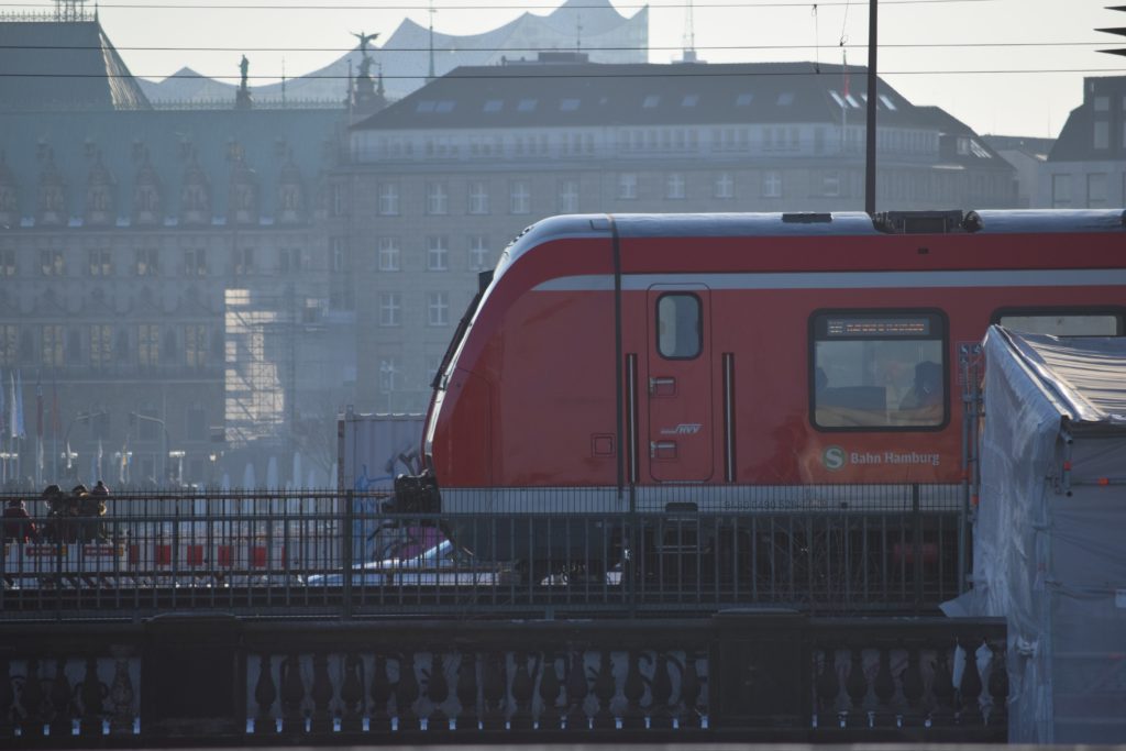 Jagdschein weg: Eine S-Bahn in Hamburg