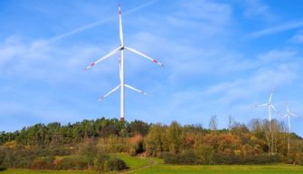 Pauschalverbote für Windkraftanlagen im Wald auf der Kippe