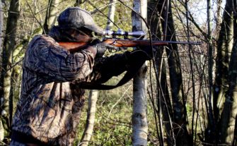 Wolf erschossen und im Graben entsorgt