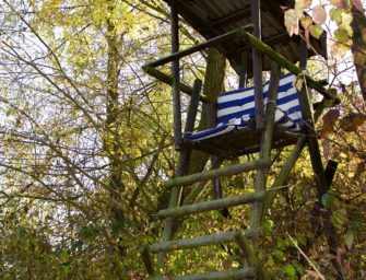 Jäger tot auf brennendem Hochsitz gefunden