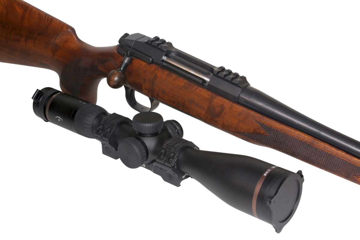 A. E. Precision Hunter Lux mit Night Pearl 2,5-15x50